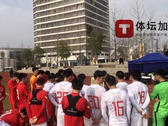 并在报纸上刊登了广告。